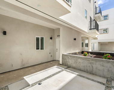 10959 Calvert - Photo Thumbnail 2