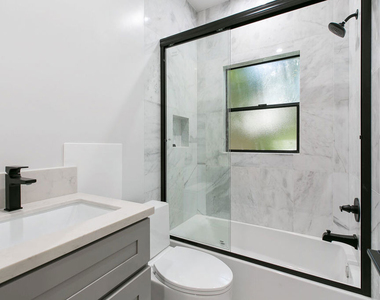 7229 Willoughby Avenue - Photo Thumbnail 9