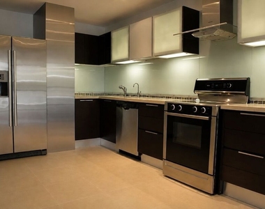 10751 Wilshire Boulevard - Photo Thumbnail 1