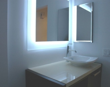 10751 Wilshire Boulevard - Photo Thumbnail 3