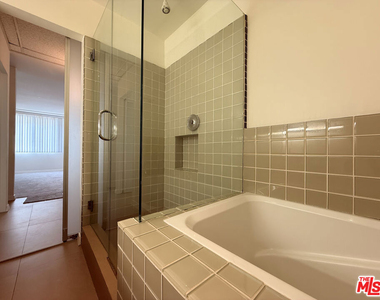 10751 Wilshire Boulevard - Photo Thumbnail 10