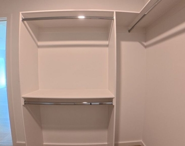5119 Colfax Avenue - Photo Thumbnail 9