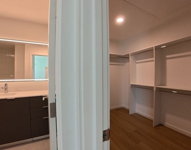 5119 Colfax Avenue - Photo Thumbnail 11