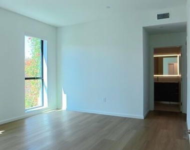 5119 Colfax Avenue - Photo Thumbnail 14