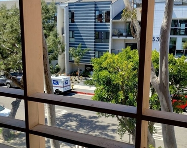 740 N Kings Road - Photo Thumbnail 23