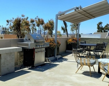 740 N Kings Road - Photo Thumbnail 27