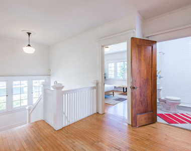 2417 Walgrove Avenue - Photo Thumbnail 10