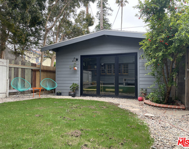 2417 Walgrove Avenue - Photo Thumbnail 16