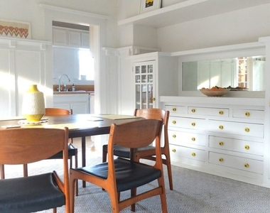 2417 Walgrove Avenue - Photo Thumbnail 8