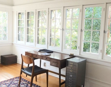 2417 Walgrove Avenue - Photo Thumbnail 3
