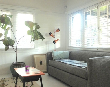 2417 Walgrove Avenue - Photo Thumbnail 4