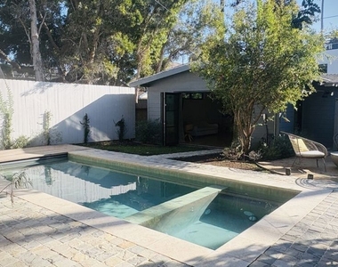 2417 Walgrove Avenue - Photo Thumbnail 22