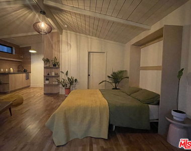 2417 Walgrove Avenue - Photo Thumbnail 17