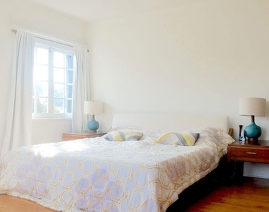 2417 Walgrove Avenue - Photo Thumbnail 13