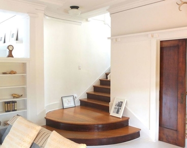 2417 Walgrove Avenue - Photo Thumbnail 2