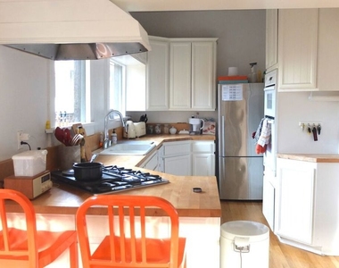 2417 Walgrove Avenue - Photo Thumbnail 9