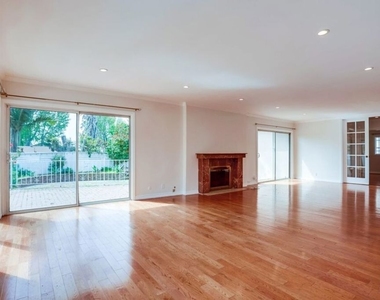 7230 W 90th Street - Photo Thumbnail 3