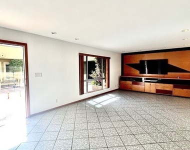 970 Palm Avenue - Photo Thumbnail 9