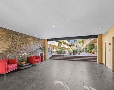 970 Palm Avenue - Photo Thumbnail 2