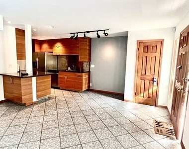 970 Palm Avenue - Photo Thumbnail 7