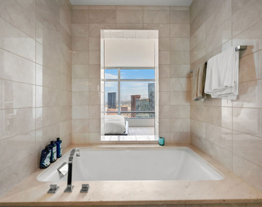 900 W Olympic Boulevard - Photo Thumbnail 26