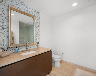 900 W Olympic Boulevard - Photo Thumbnail 36