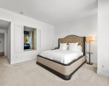 900 W Olympic Boulevard - Photo Thumbnail 22