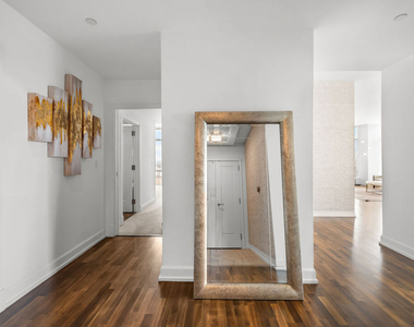 900 W Olympic Boulevard - Photo Thumbnail 15