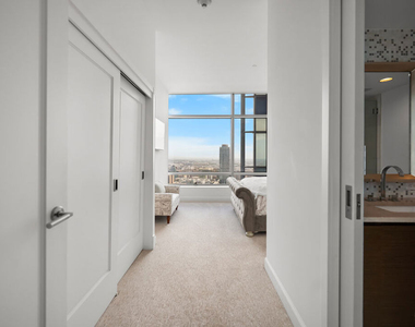 900 W Olympic Boulevard - Photo Thumbnail 32
