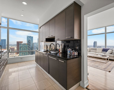 900 W Olympic Boulevard - Photo Thumbnail 12