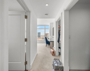 900 W Olympic Boulevard - Photo Thumbnail 18