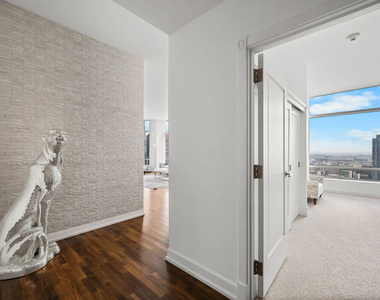 900 W Olympic Boulevard - Photo Thumbnail 30