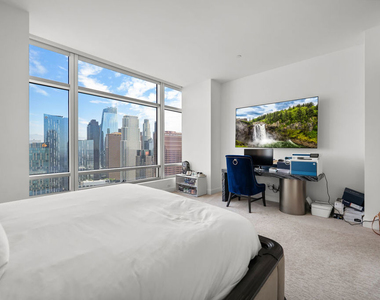 900 W Olympic Boulevard - Photo Thumbnail 21