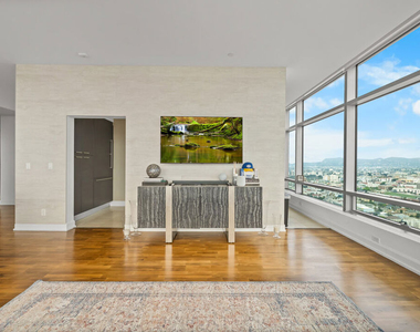 900 W Olympic Boulevard - Photo Thumbnail 4