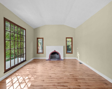 2569 Patricia Avenue - Photo Thumbnail 10
