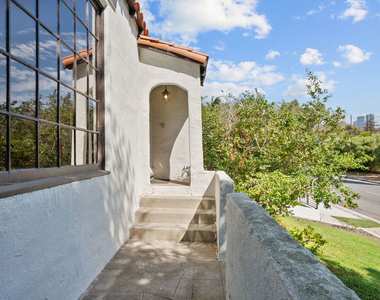 2569 Patricia Avenue - Photo Thumbnail 7