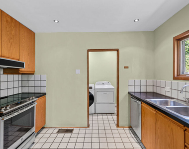 2569 Patricia Avenue - Photo Thumbnail 20