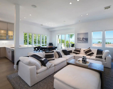 23935 De Ville Way - Photo Thumbnail 5