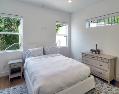 23935 De Ville Way - Photo Thumbnail 27