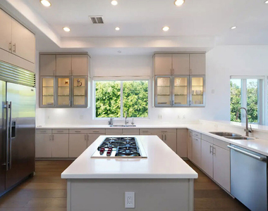 23935 De Ville Way - Photo Thumbnail 6