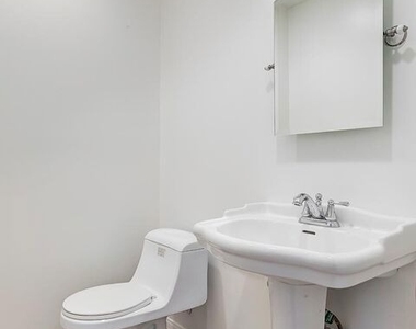 17322 Martha Street - Photo Thumbnail 18