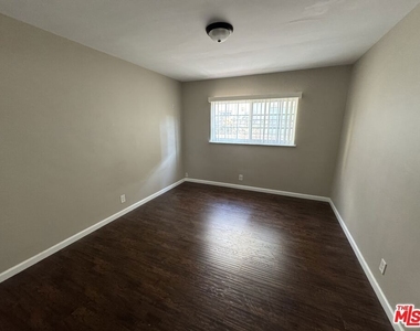 470 W California Avenue - Photo Thumbnail 6