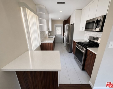 470 W California Avenue - Photo Thumbnail 3