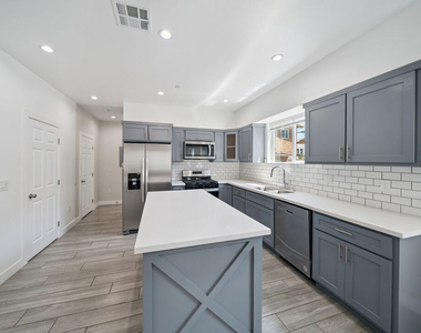 1123 Browning Boulevard - Photo Thumbnail 7