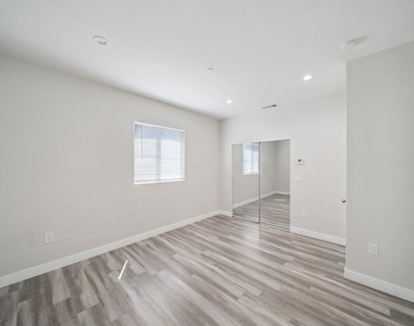 1123 Browning Boulevard - Photo Thumbnail 15