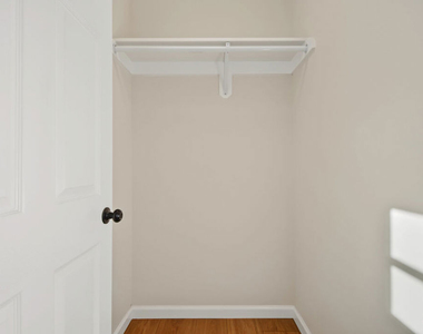 11512 Fenton Avenue - Photo Thumbnail 2