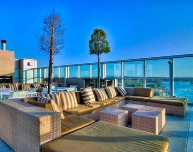 13700 Marina Pointe Drive - Photo Thumbnail 12