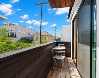 1001 Main Street - Photo Thumbnail 16