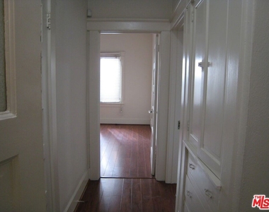 153 S Gramercy Place - Photo Thumbnail 10