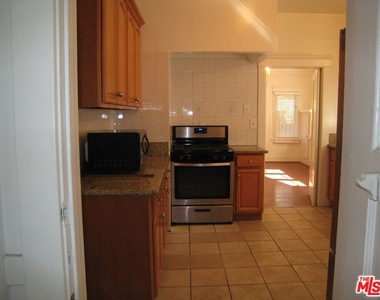 153 S Gramercy Place - Photo Thumbnail 5